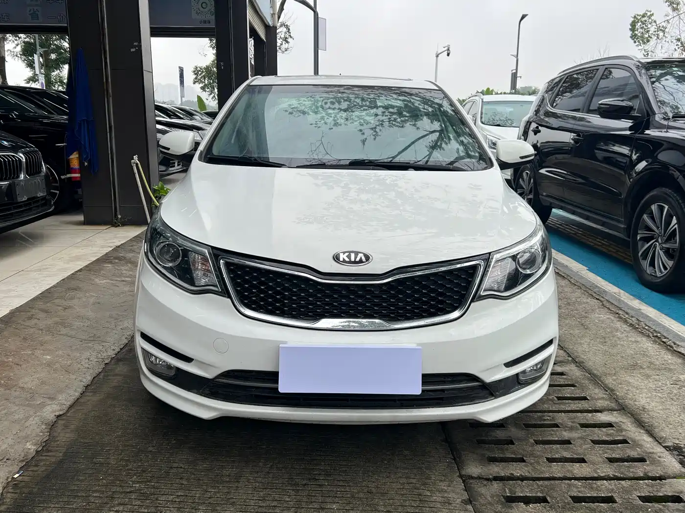 Kia K2 2015 Sedan 1.6L AT Premium