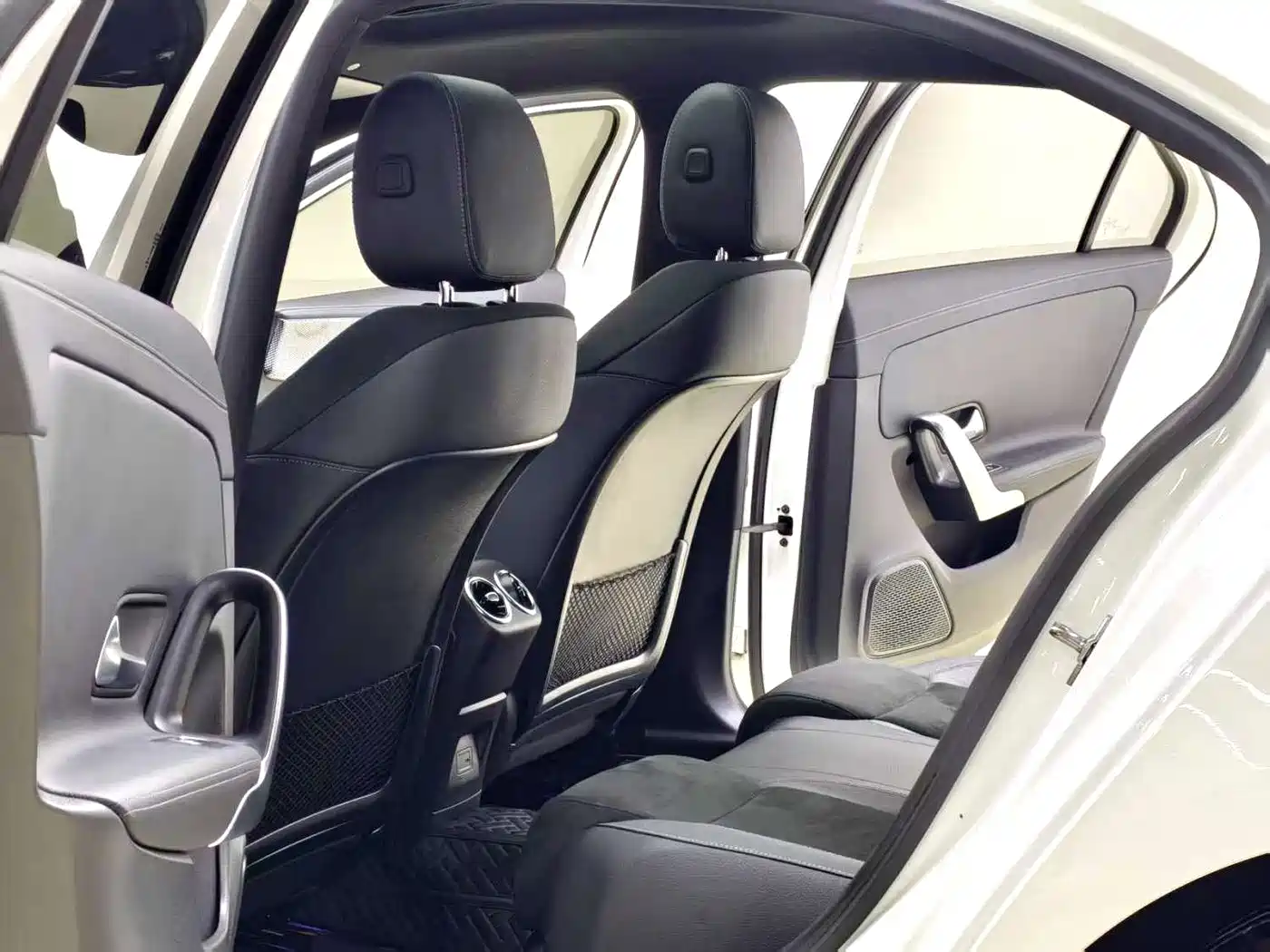 Mercedes-Benz A-Class 2021 A 200 L Sport Sedan Fashion Edition фото 9