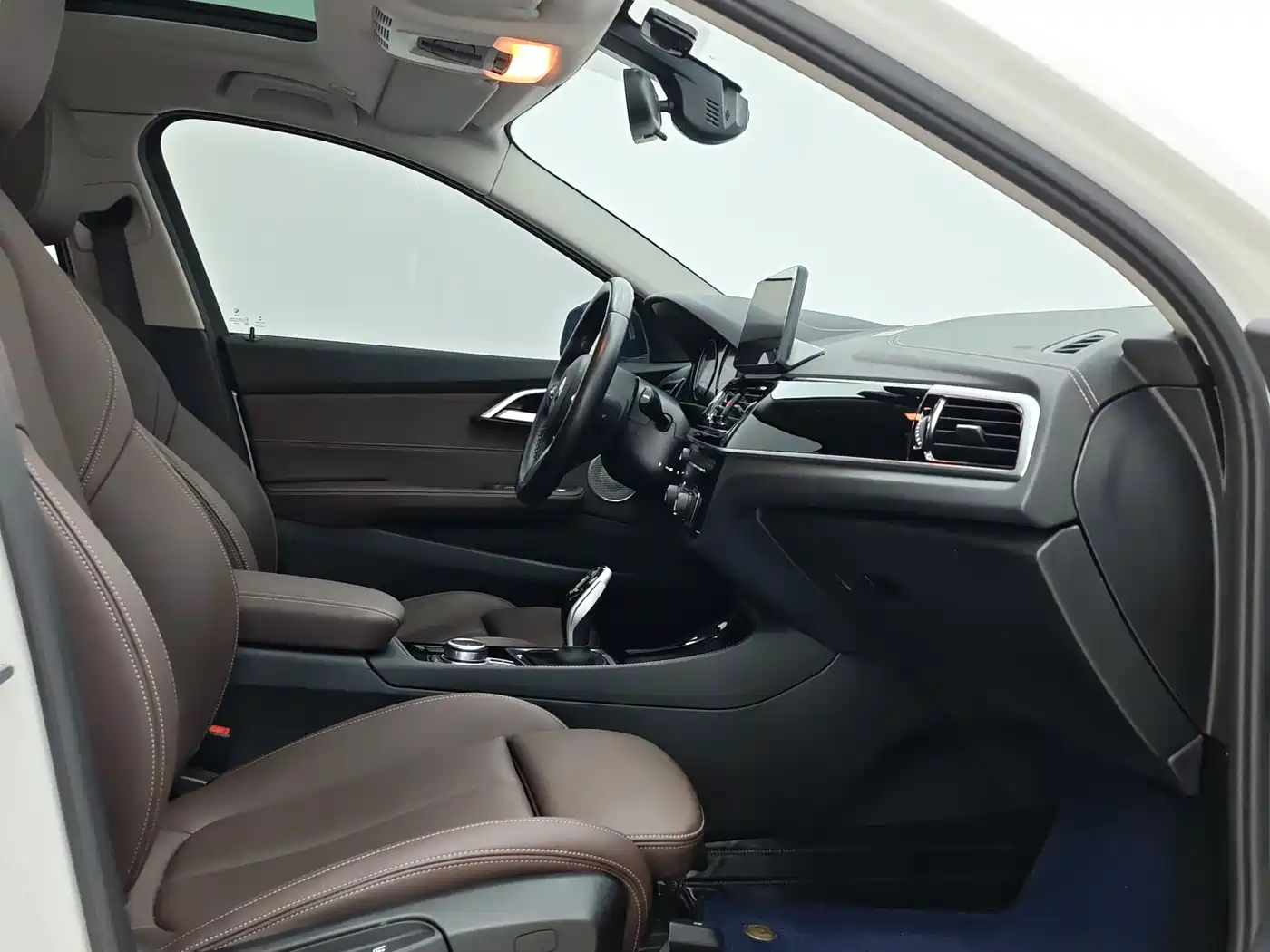 BMW 1 Series 2021 120i M Sport Shadow Edition фото 8