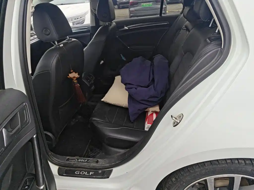 Photo 17 - Volkswagen Golf