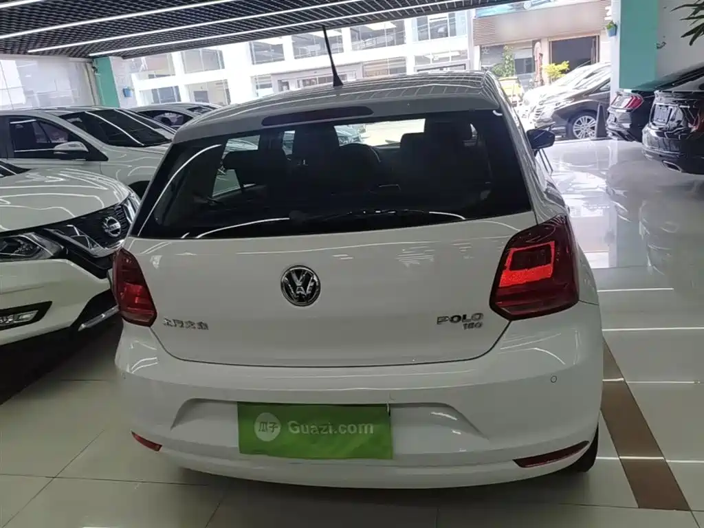 Volkswagen Polo 2016 1.6L Automatic Comfort фото 6