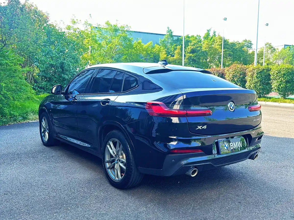 2024 BMW X4