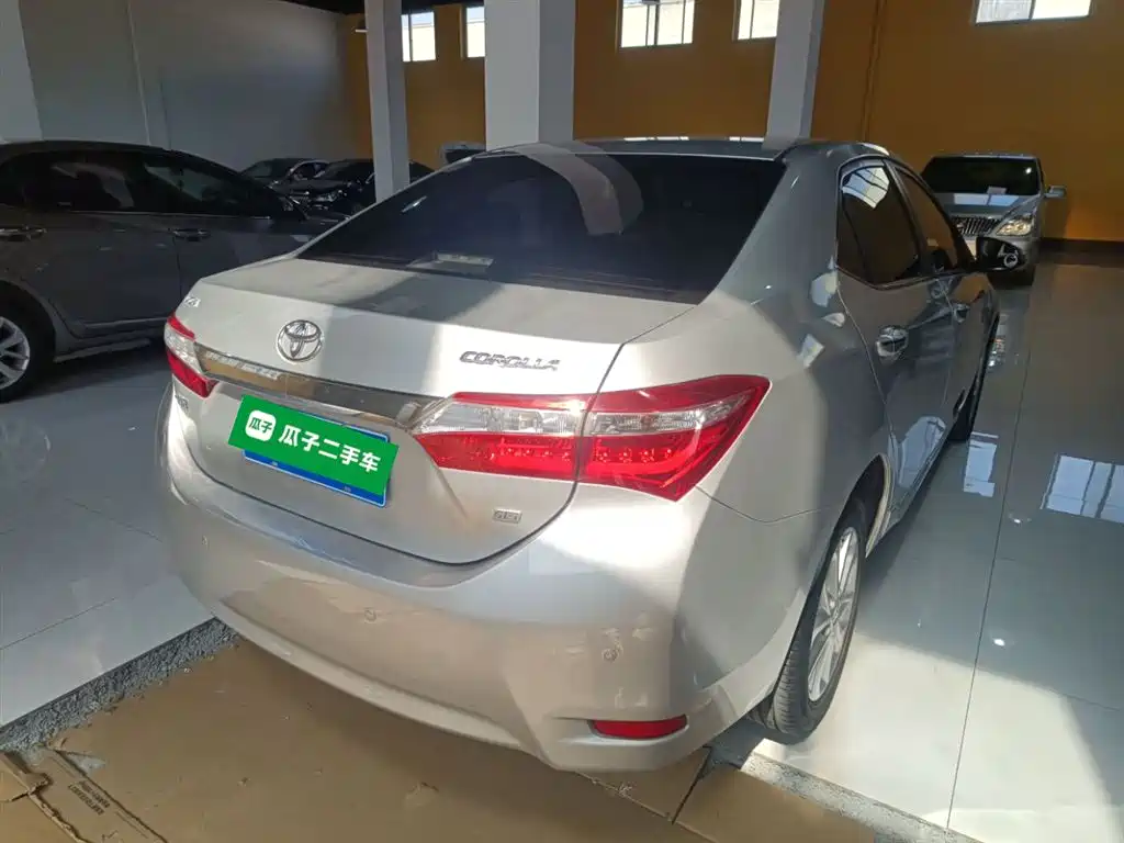 Toyota Corolla 2014 1.6L CVT GL-i Leather Edition фото 5
