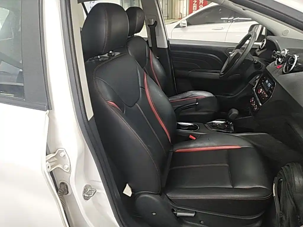 Soueast DX3 2017 2016 1.5T CVT Luxury