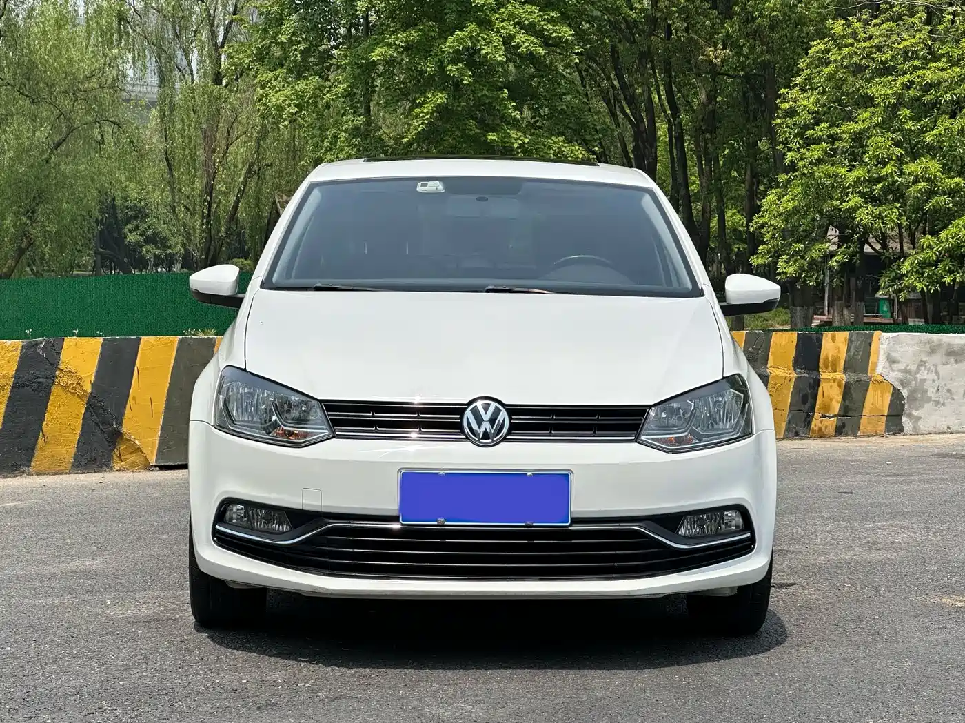 Volkswagen Polo 2016 1.6L Automatic Comfort фото 2