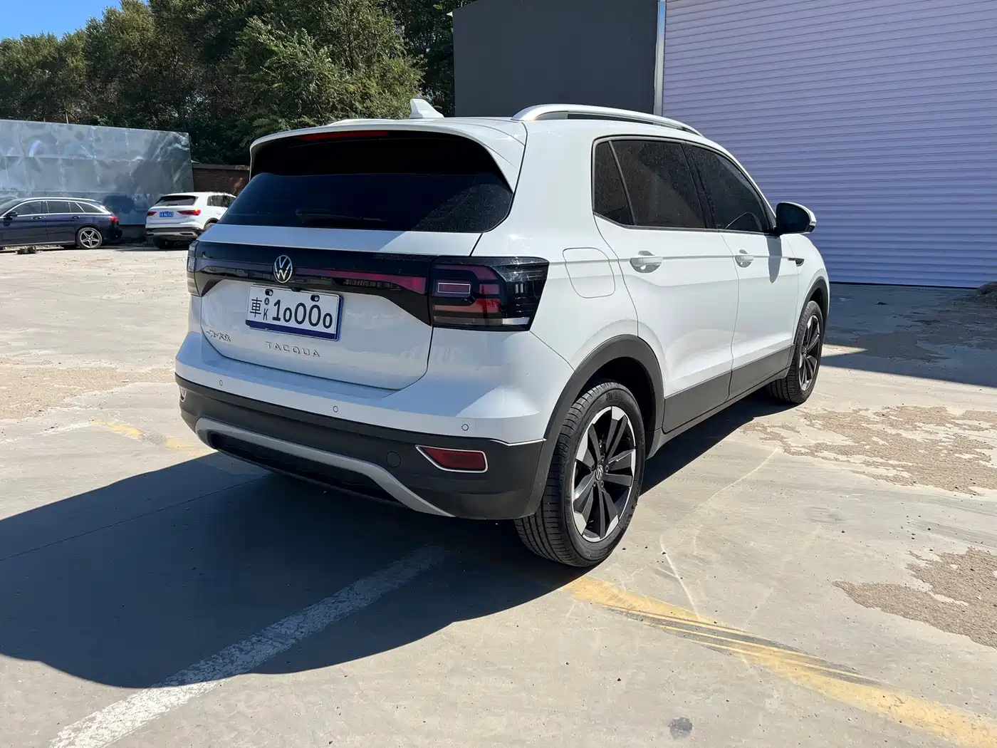 Volkswagen Tacqua 2023 2021 200TSI DSG Joy Smart Connect Edition