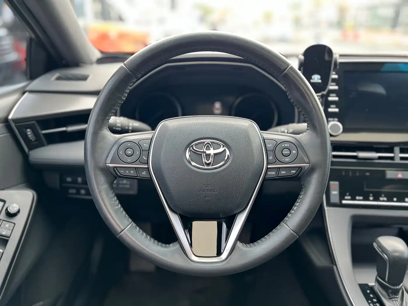 Toyota Avalon 2019 Hybrid 2.5L Luxury Edition China V фото 16