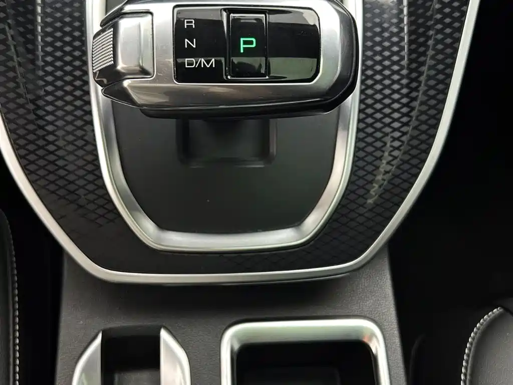 Haval M6 2021 PLUS 1.5T DCT Luxury Smart Connect фото 14