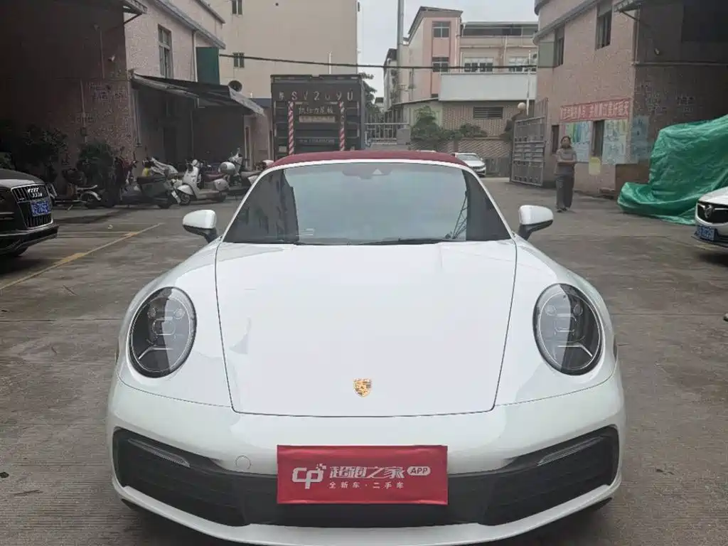 PORSCHE 911