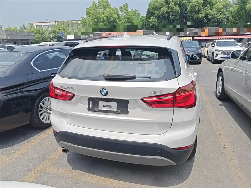 BMW X1 2016 sDrive18Li Premium Model фото 6