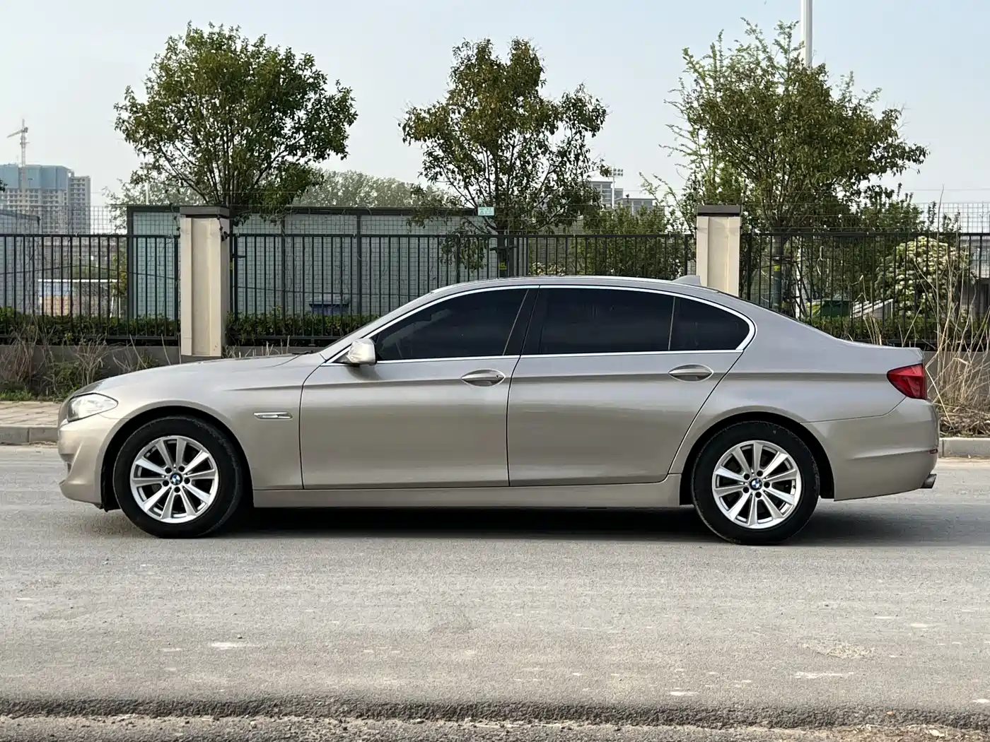 BMW 5 Series 2012 523Li Luxury фото 5