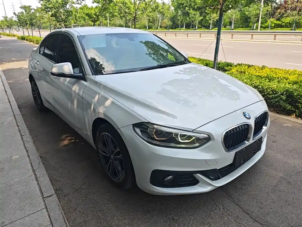 BMW 1 Series 2019 118i Fashion Edition фото 4