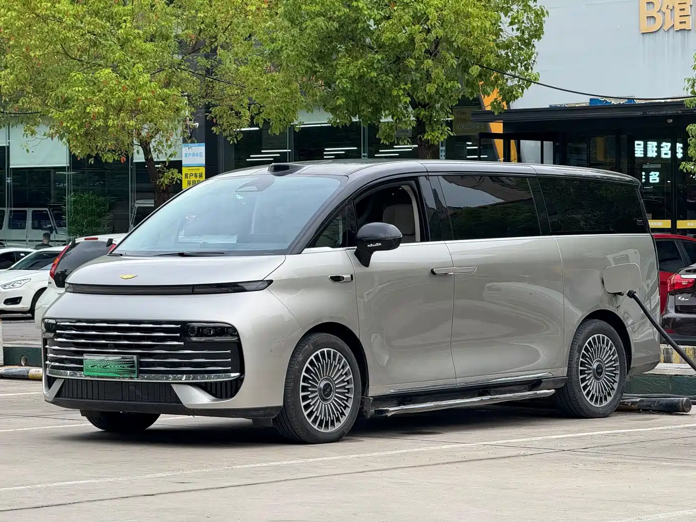 Geely Galaxy Galaxy V900 2026 2026 Model Year Base Version 6-Seater