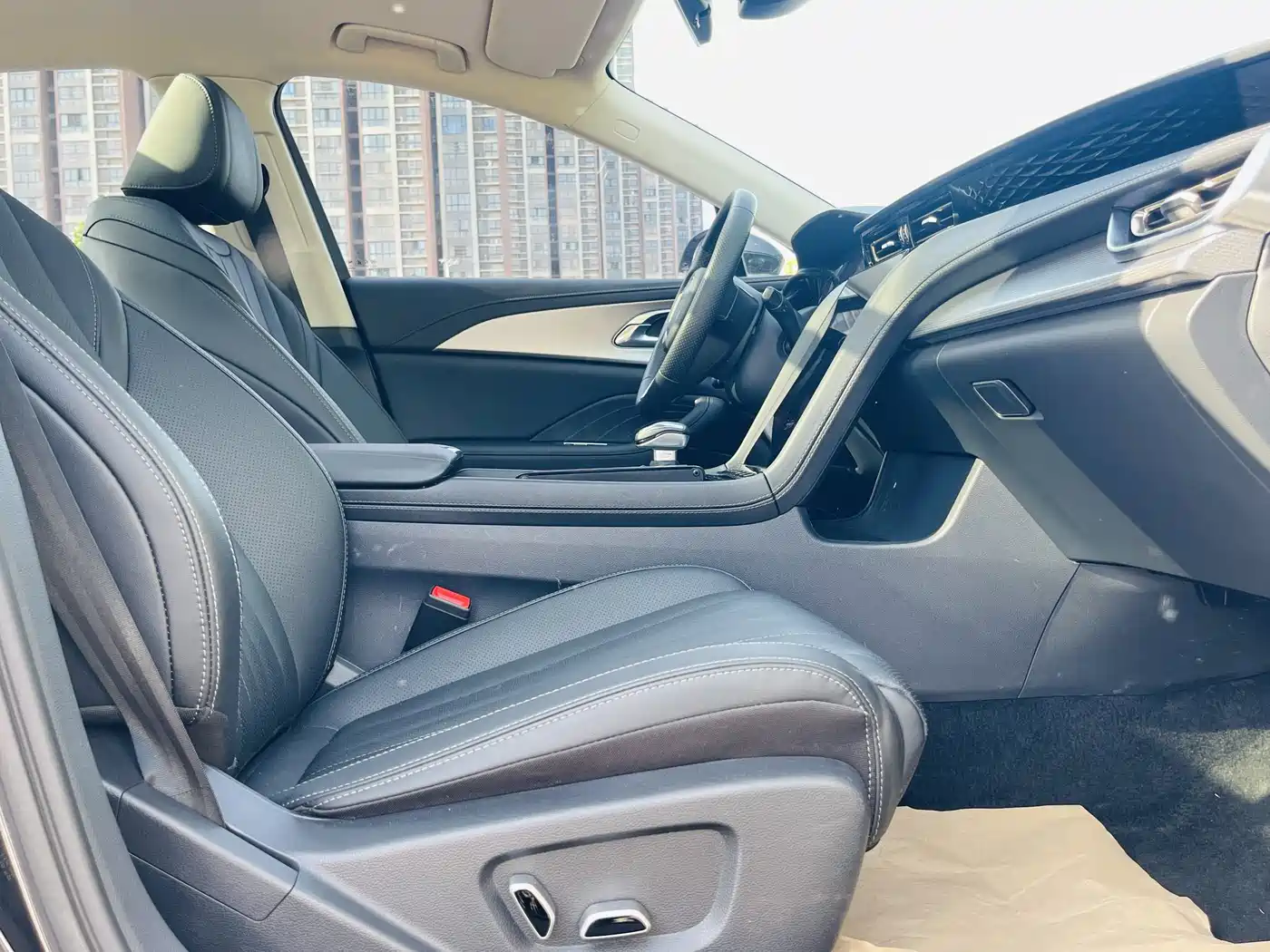 Hongqi H5 2024 1.5T DCT Smart Connect Flag Rhythm Edition фото 22