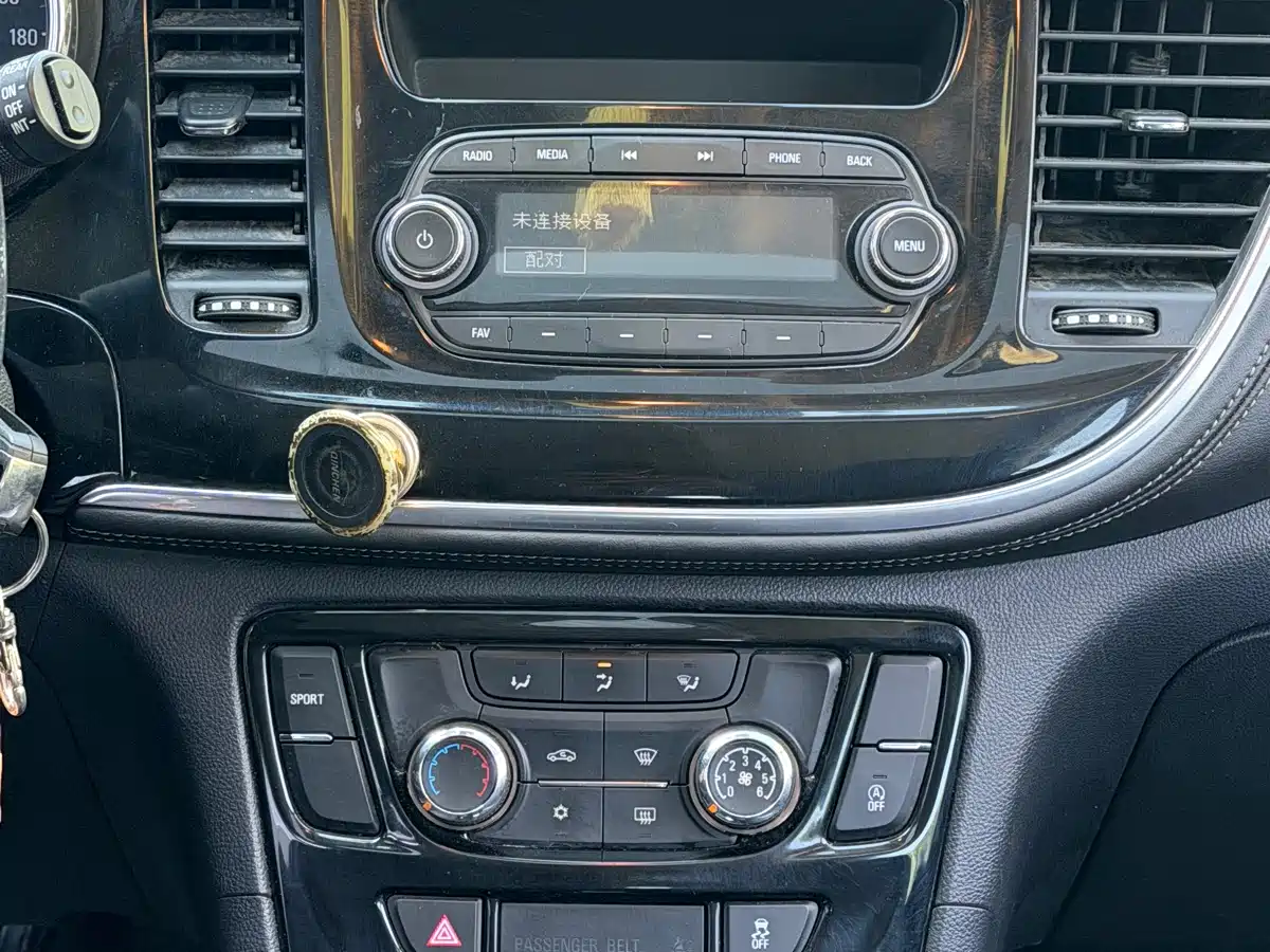 Фото 11 - Buick Encore