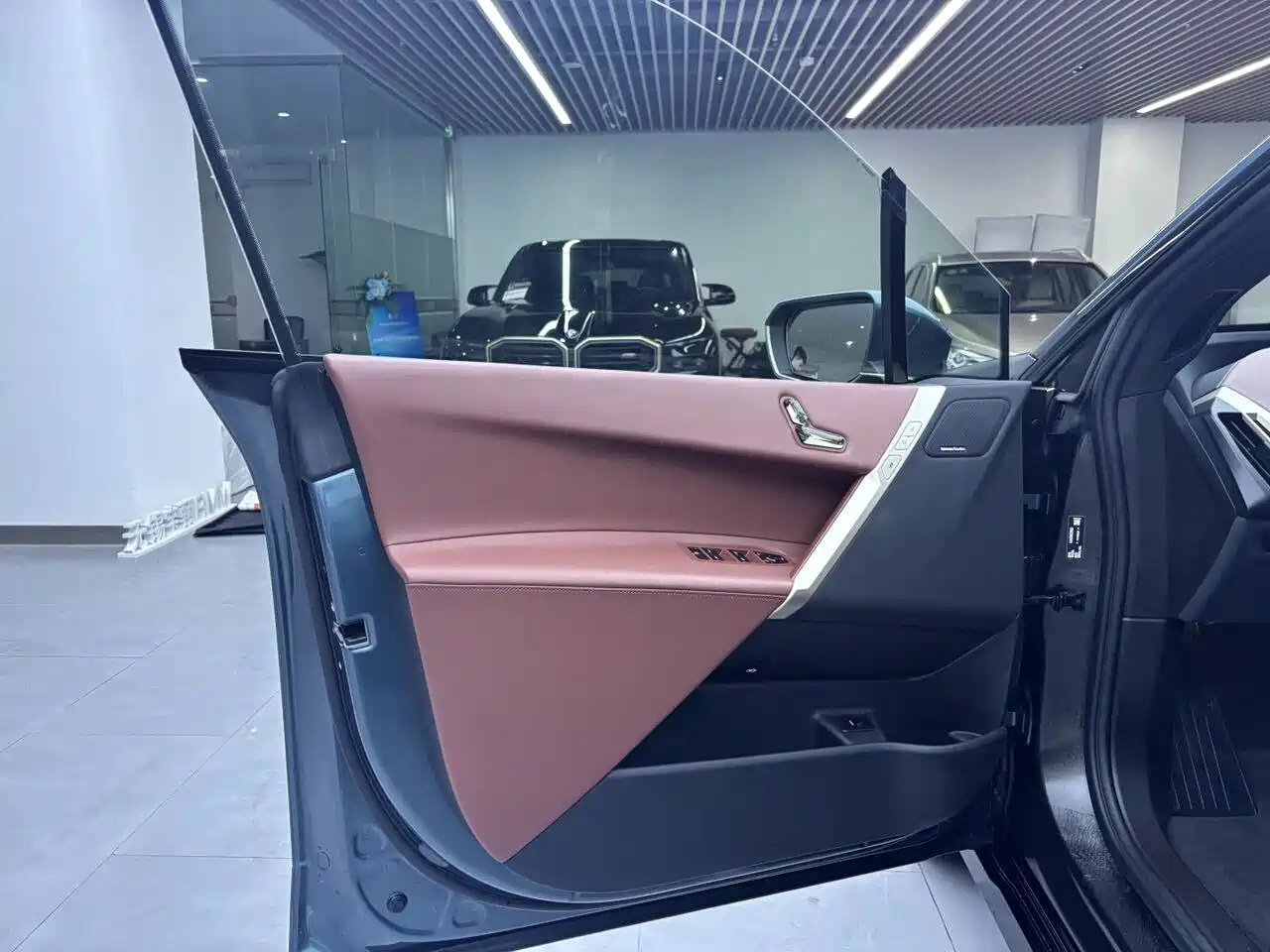 BMW iX 2022 xDrive50 фото 18