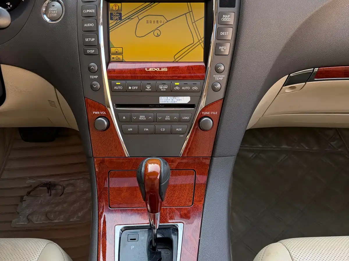 Lexus ES 2010 350 Elegance Edition фото 11