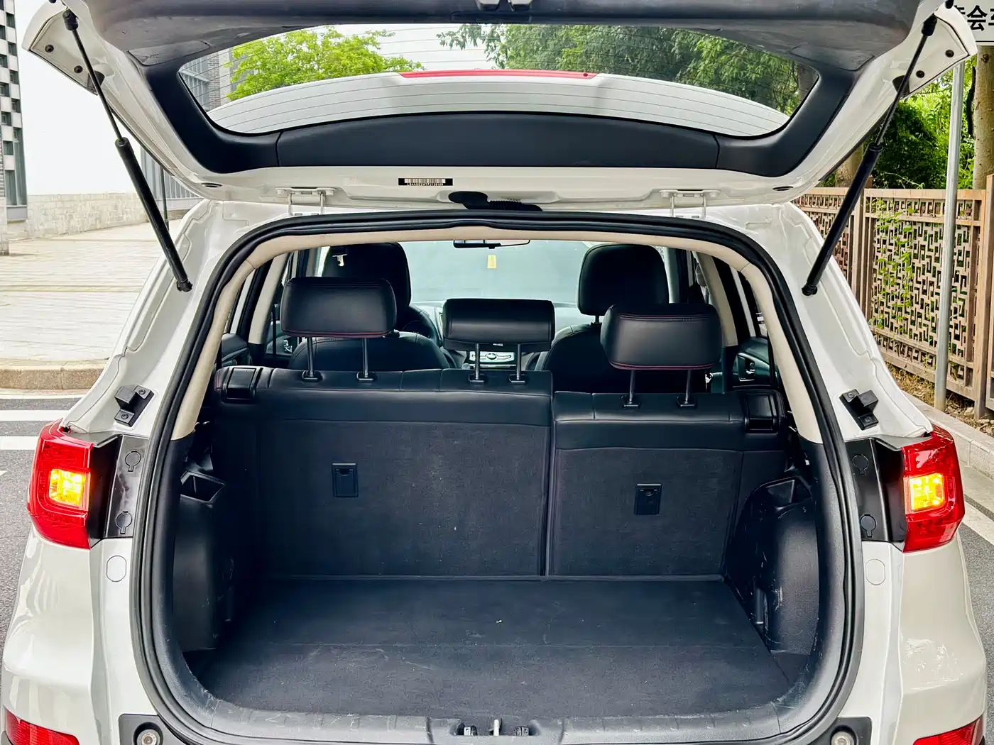 Фото 8 - Changan CS75