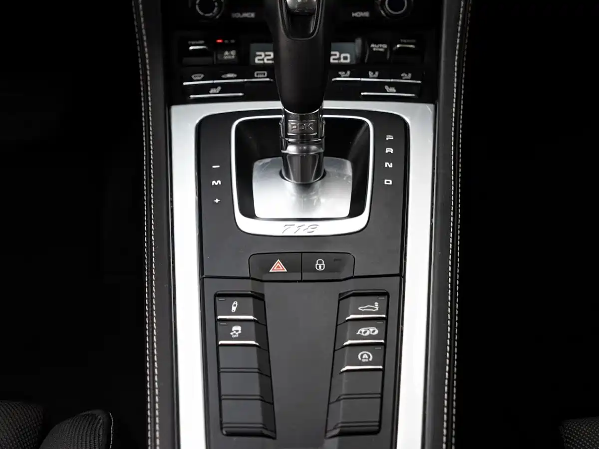 Porsche 718 2018 Cayman 2.0T фото 5