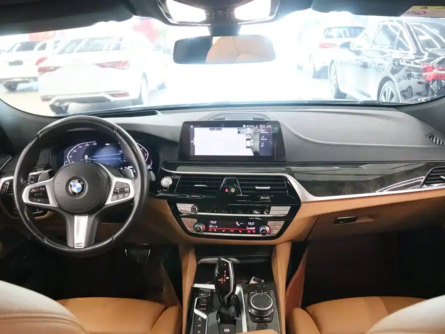 BMW 6 Series GT 2019 630i M Sport Package фото 5