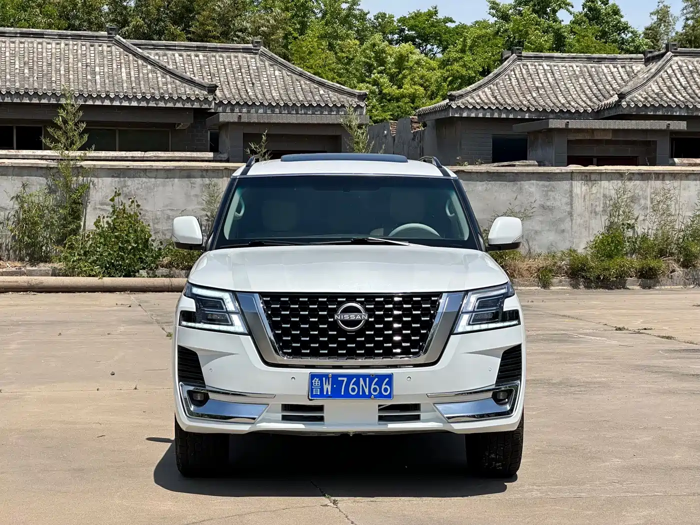 Nissan Patrol 2018 4.0L Leadership фото 2