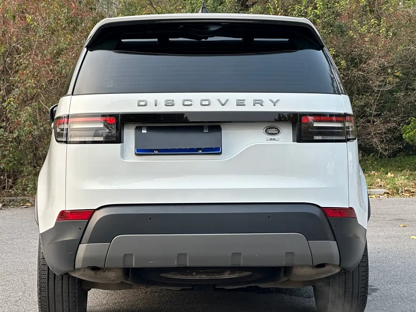 Land Rover Discovery 2017 3.0 SC V6 SE фото 4
