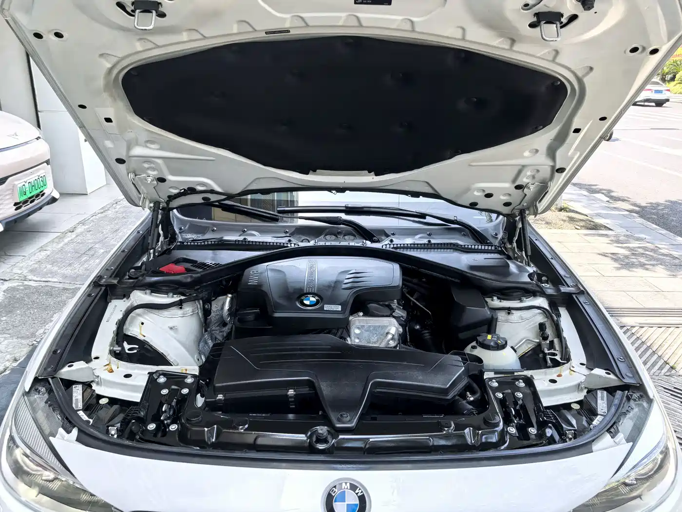 BMW 3 Series GT 2014 320i Design Package фото 19