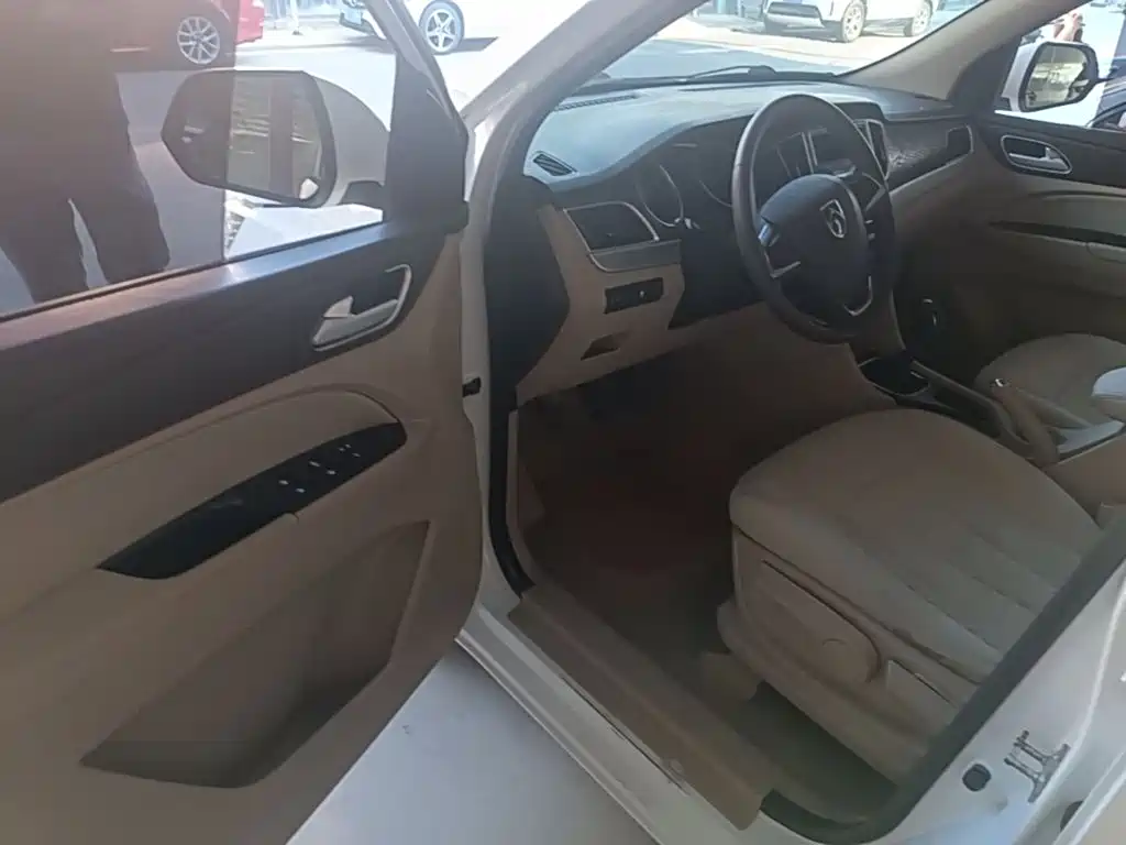 Baojun 730 2019 2019 1.5L Manual Value Edition 7-Seater China VI