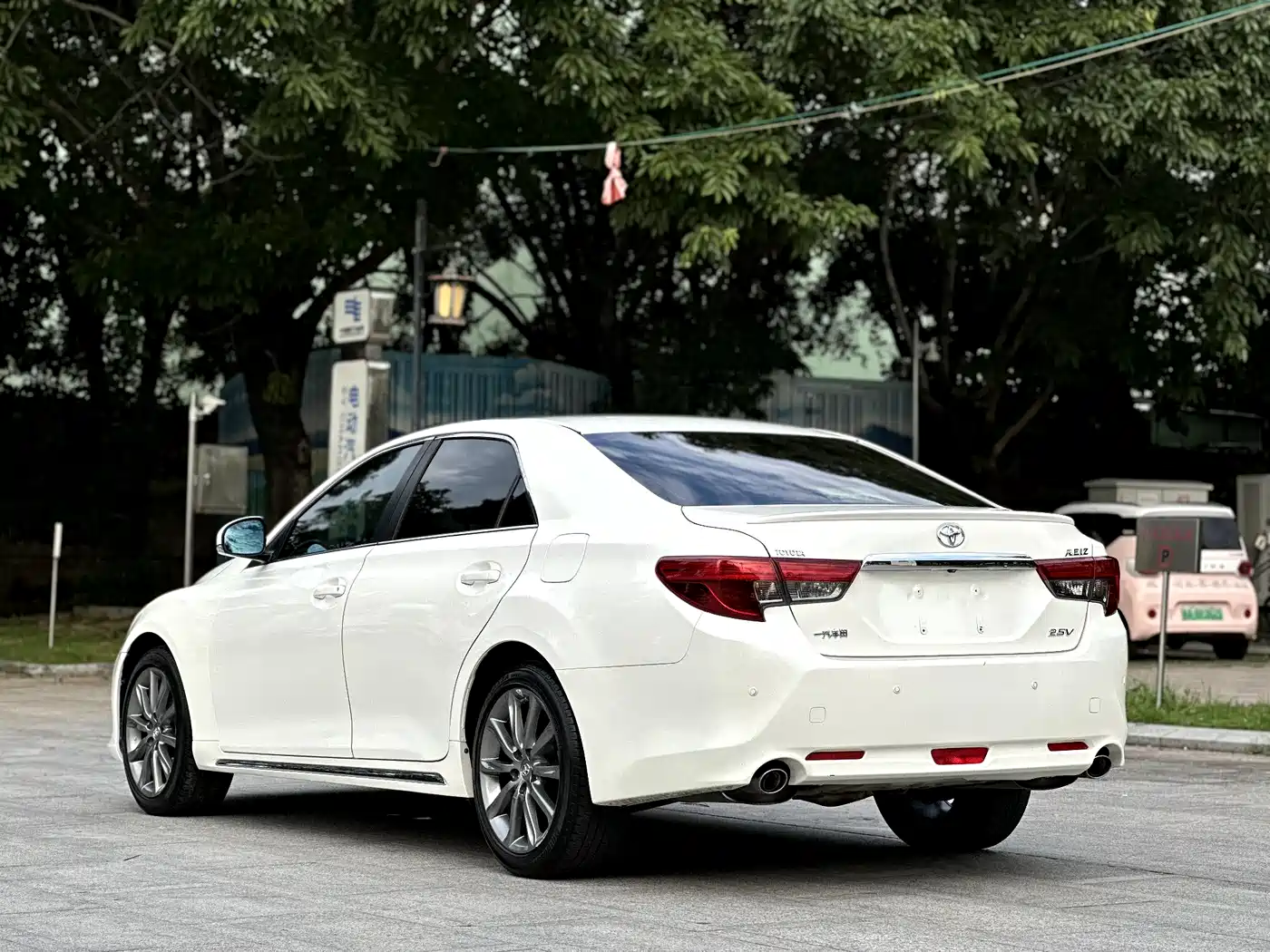Toyota Reiz 2013 2.5V Premium Edition фото 6