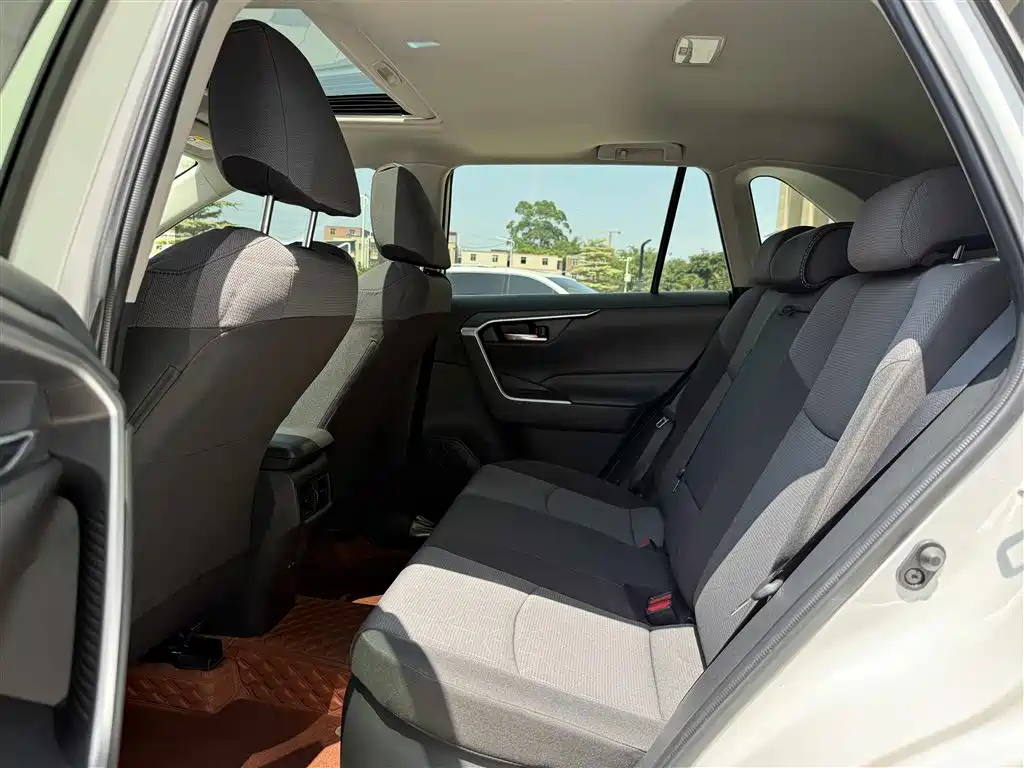 Toyota RAV4 Rongfang 2022 Hybrid 2.5L E-CVT 2WD Elite Edition фото 23