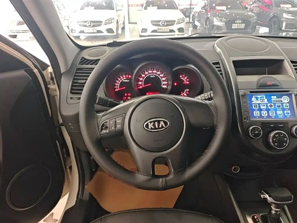 Kia Soul 2013 1.6L AT GL фото 11