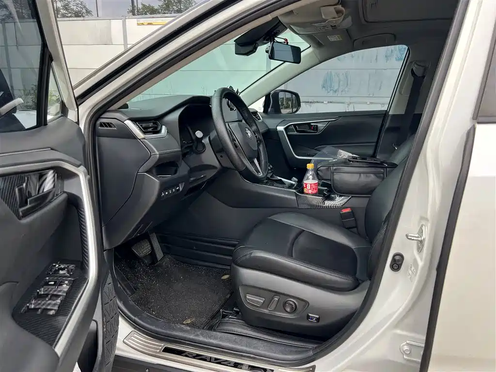 Фото 4 - Toyota RAV4 Rongfang