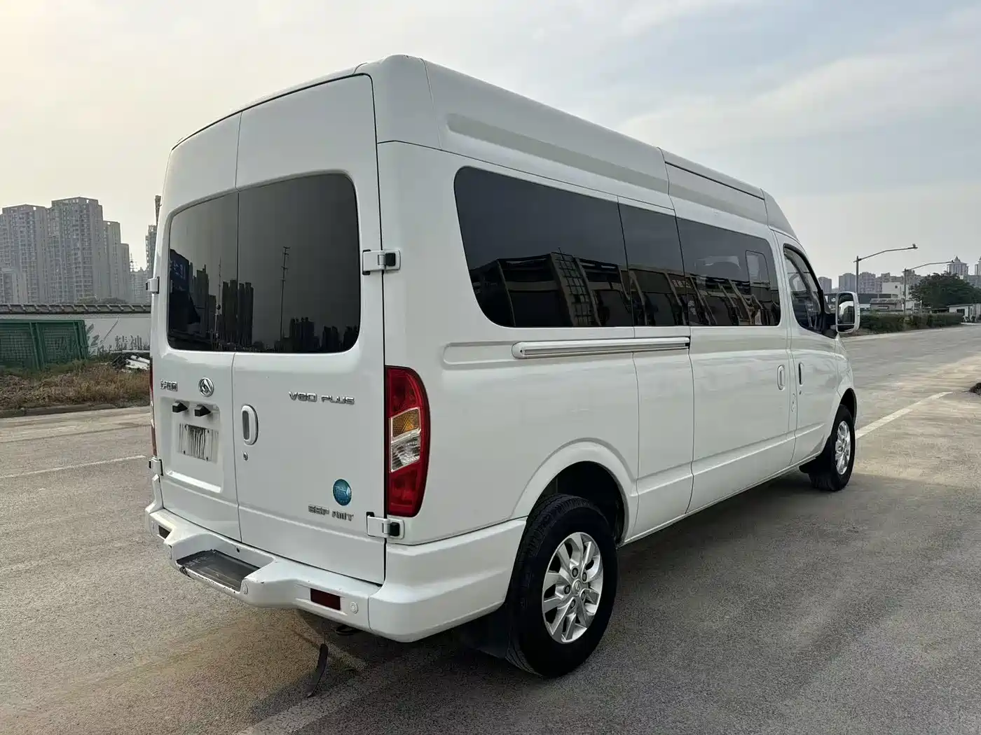 SAIC Maxus Xintu V80 2021 2.0T PLUS AMT Aoyun Long Wheelbase Medium Roof 6/7/8/9 Seater фото 9