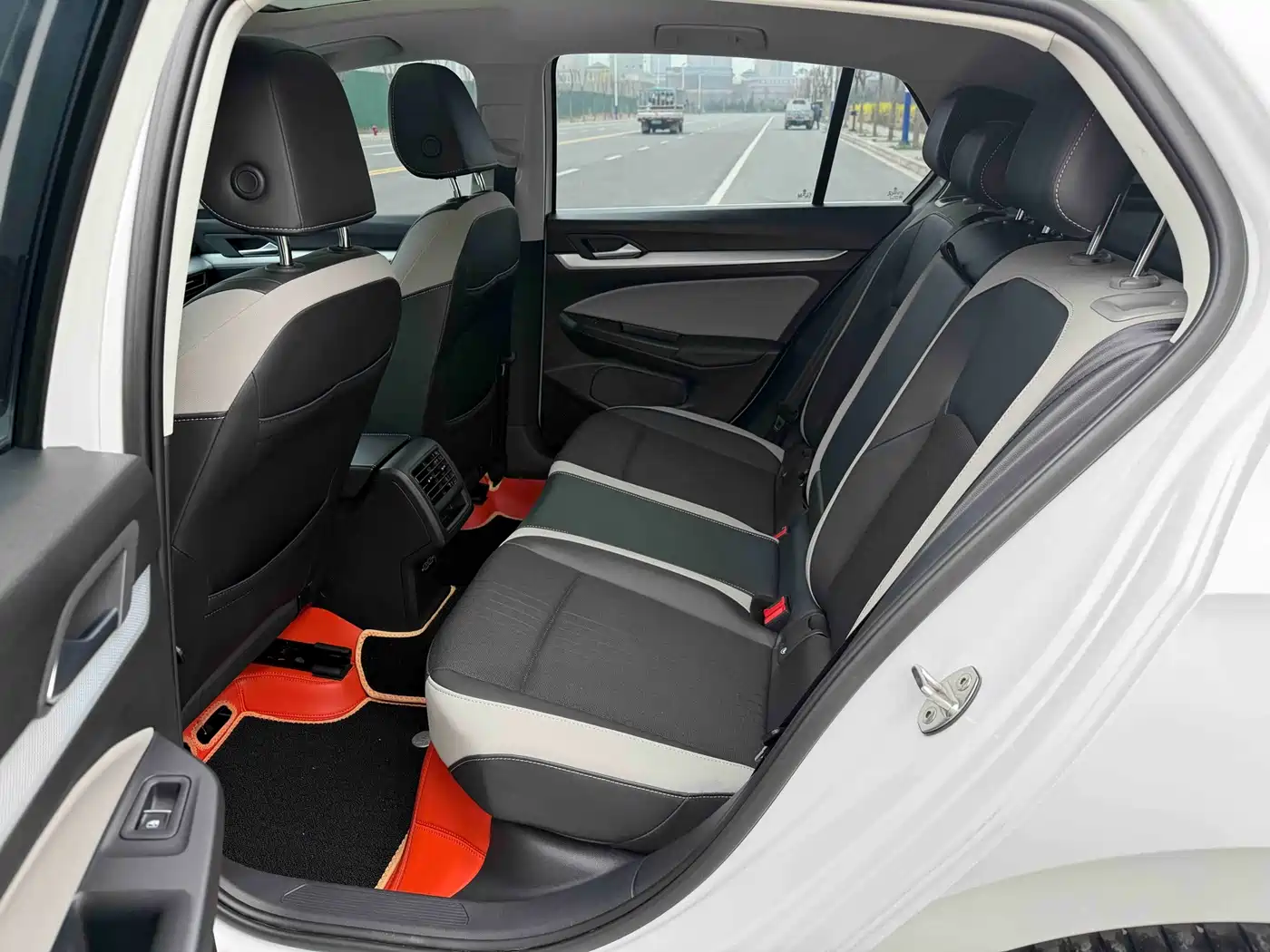 Volkswagen Golf 2023 200TSI DSG Pro фото 7