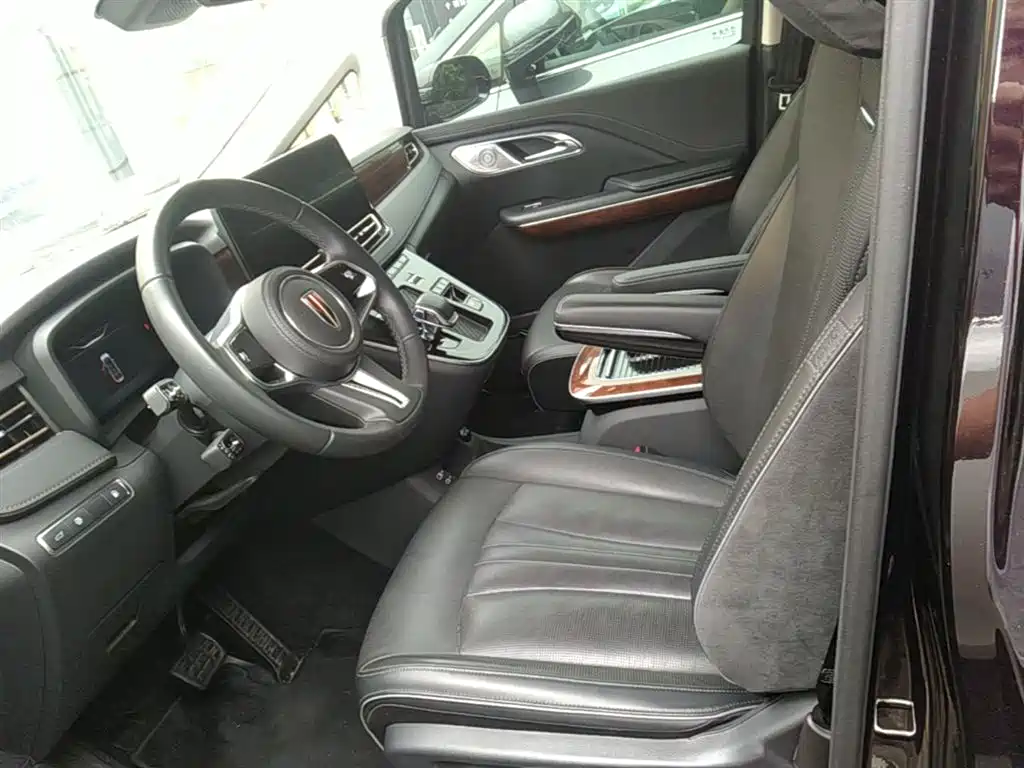 Hongqi HQ9 PHEV 2024 Model 2.0T AWD Luxury Edition фото 15