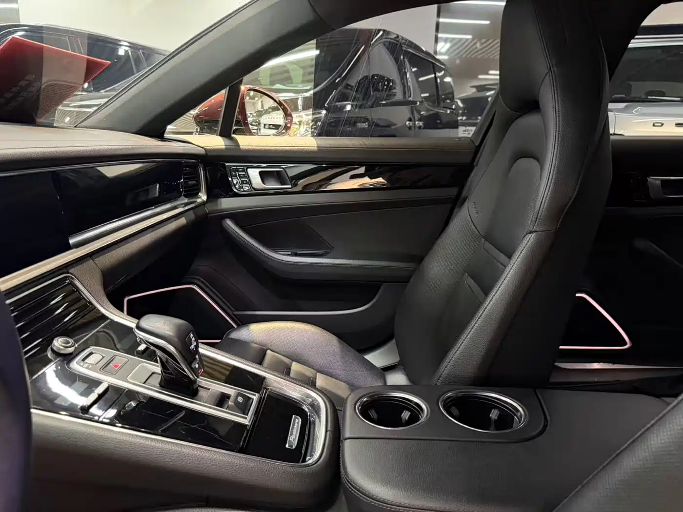 Porsche Panamera 2017 Panamera 4 Executive Long Wheelbase 3.0T фото 12