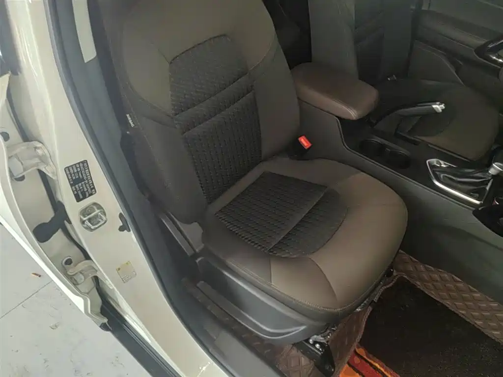 GAC Trumpchi Trumpchi GS4 2015 200T G-DCT Elite Edition фото 24