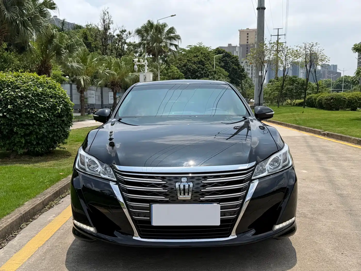 Toyota Crown 2017 2.0T Sport Edition фото 2