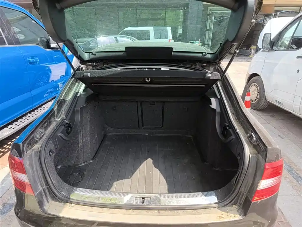Škoda Superb 2013 2.0TSI DSG Executive Edition фото 19