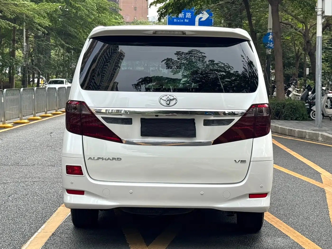 Toyota Alphard 2012 3.5L Premium Edition фото 21