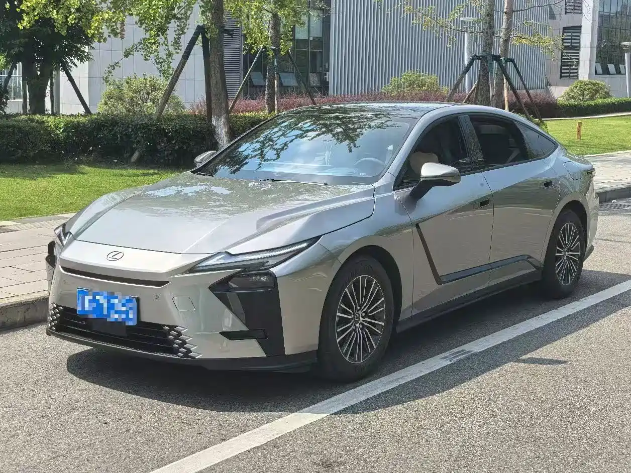 2026 Lexus ES