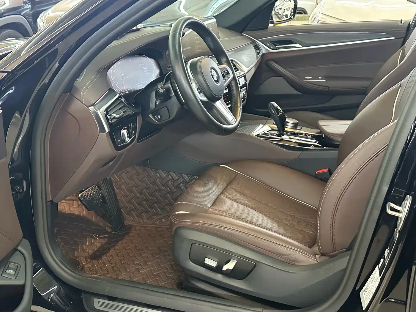 BMW 5 Series 2022 Facelift 530Li Leading M Sport Package фото 7