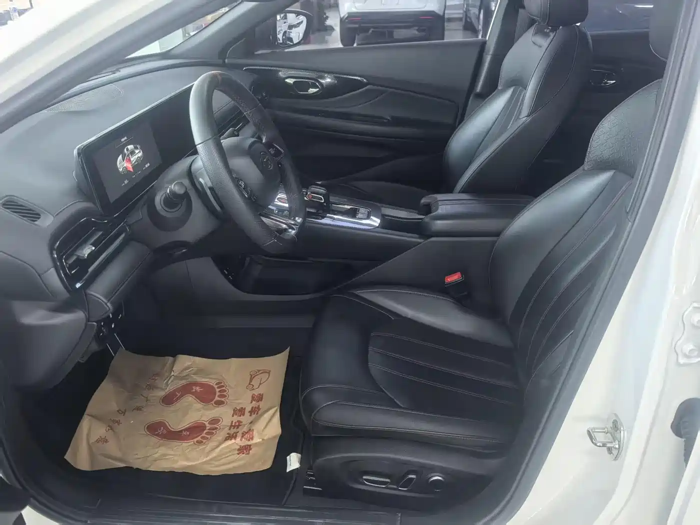 GAC Trumpchi Trumpchi Emkoo 2023 270T DCT J16 Edition фото 4