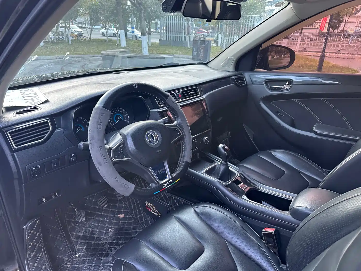 Dongfeng Fengguang Fengguang 580 2016 2016 Model 1.5T Manual Comfort Version