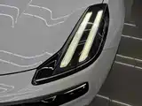 Photo 9 - Lynk & Co 06