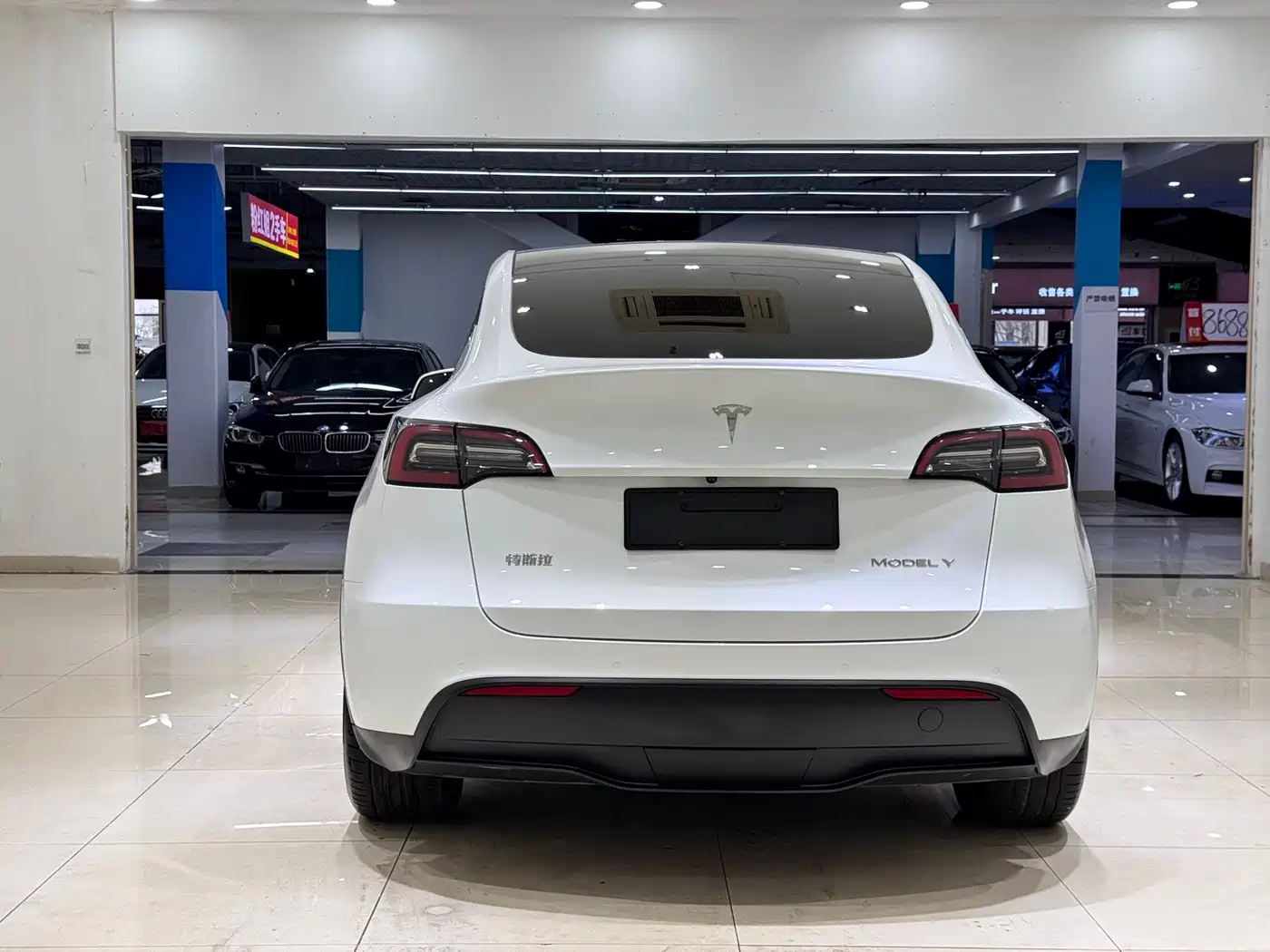 TESLA MODEL Y