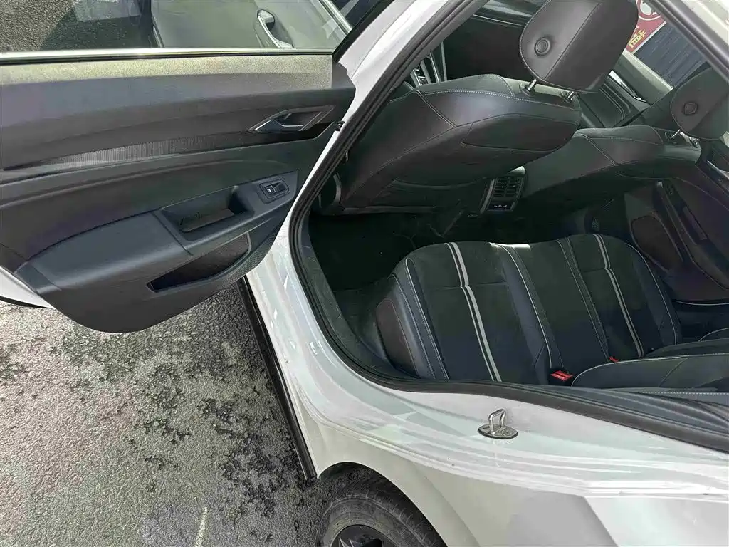 Volkswagen Golf 2021 280TSI DSG R-Line фото 5