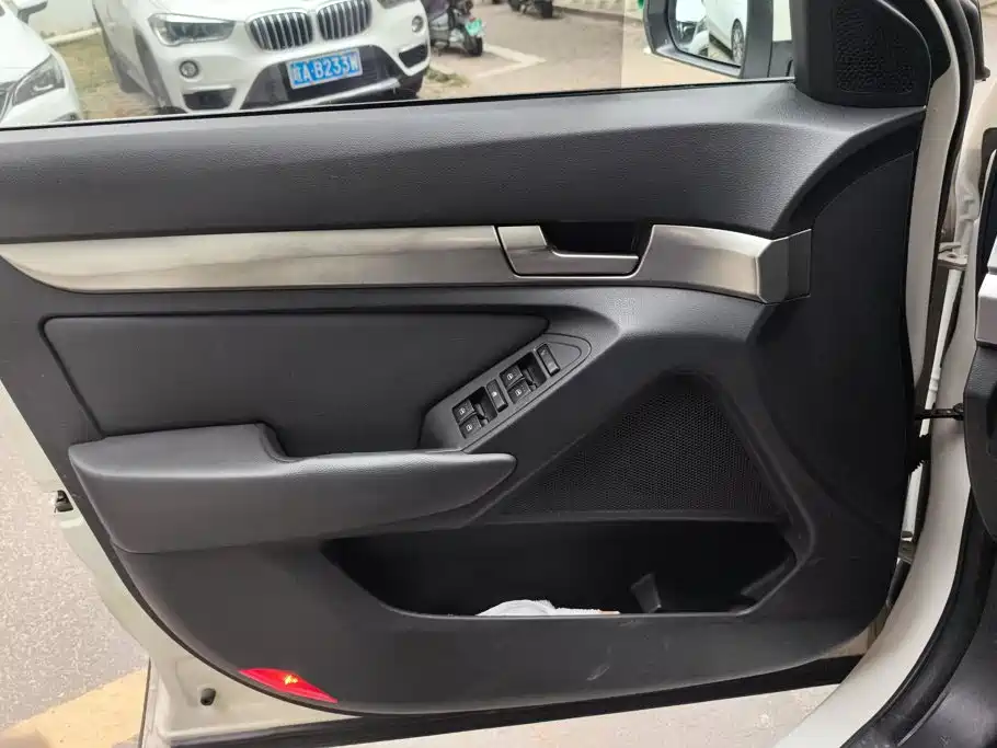 BAIC Senova X65 2015 2015 2.0T Automatic Elite