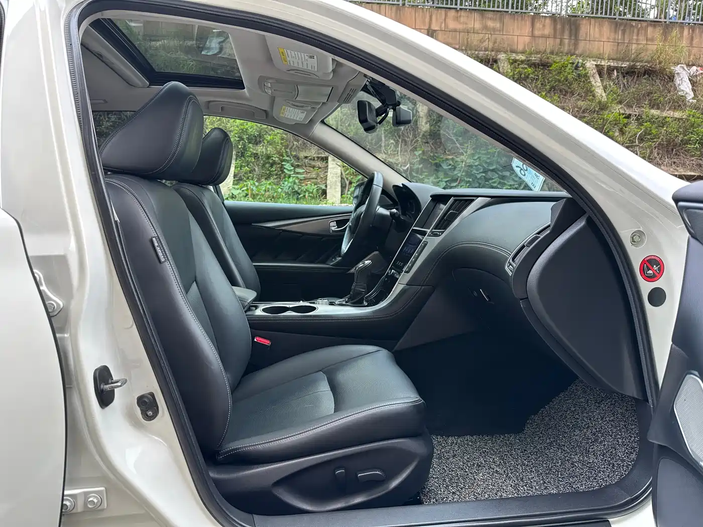 Infiniti Q50L 2018 2018 2.0T Premium Edition China V