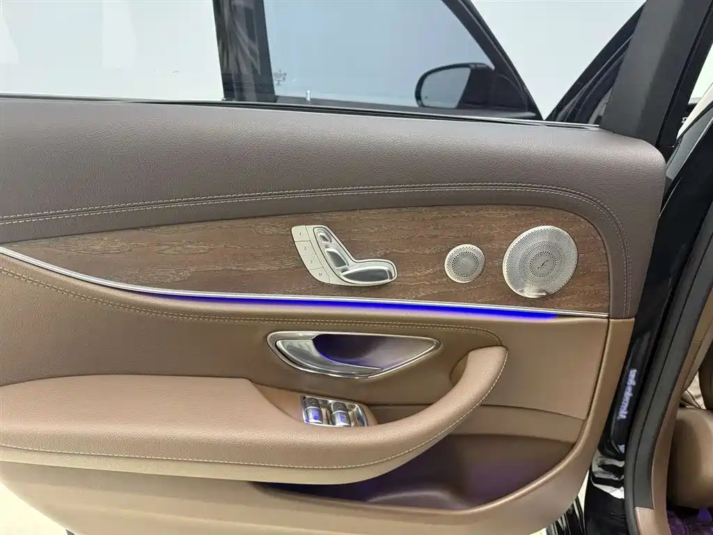 Mercedes-Benz E-Class 2022 E 300 L Luxury фото 13